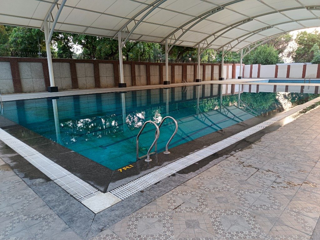 SPOOLS INDIA Luxury Pool